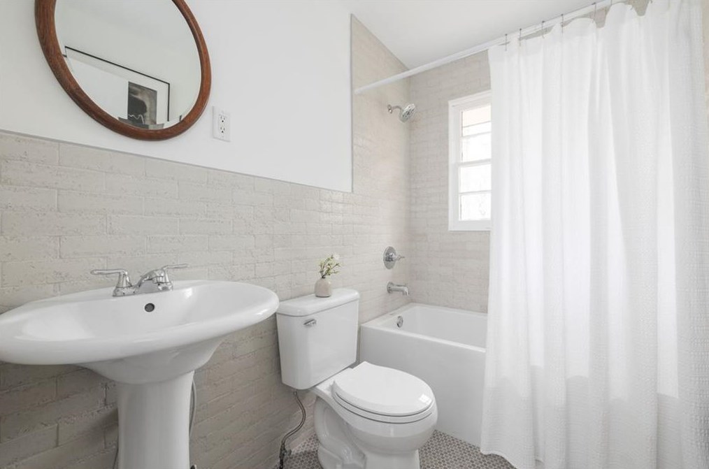 812 Larry Ln, Decatur GA  30033-4819 exterior