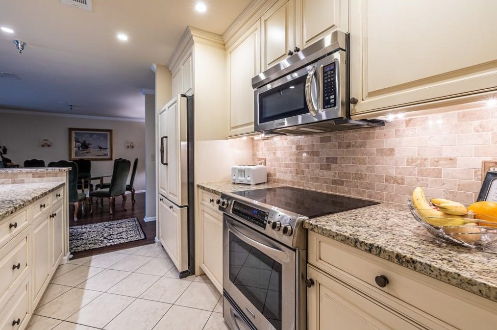 206 Ridley Howard Ct, Decatur GA  30030-2381 exterior