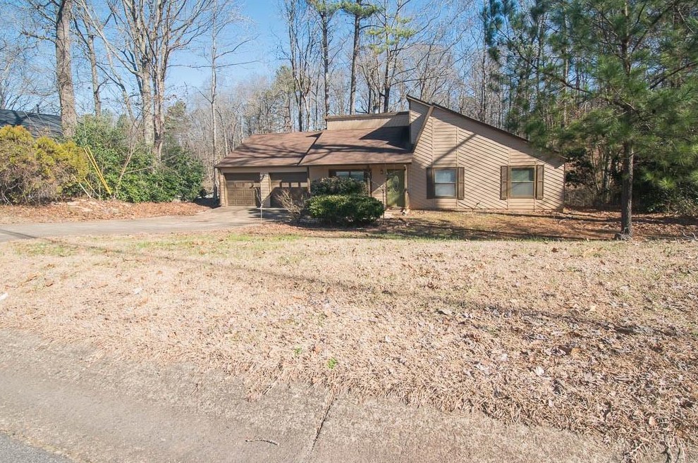 162 Riverchase Dr, Holly Springs, GA 30188