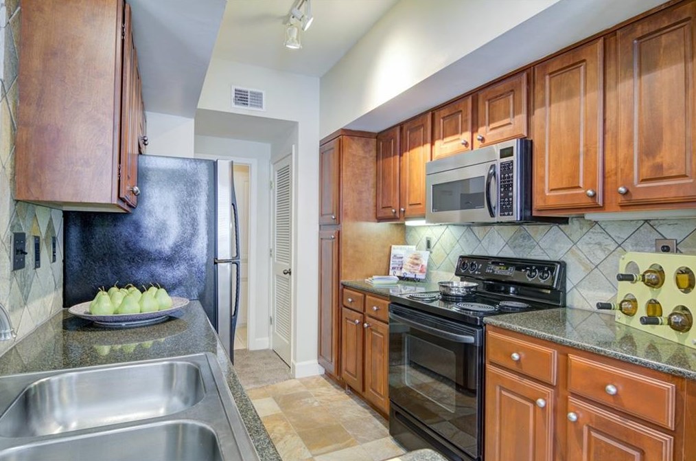 3460 Kingsboro Rd, Atlanta, GA 30326-3300