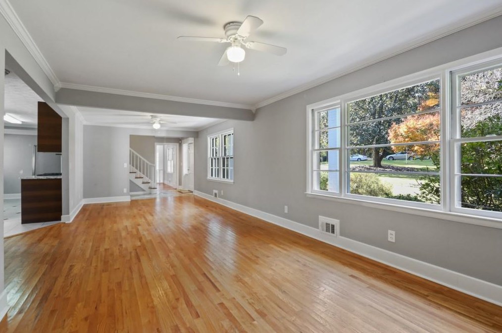 300 Plantation Rd, Smyrna GA  30082-3049 exterior
