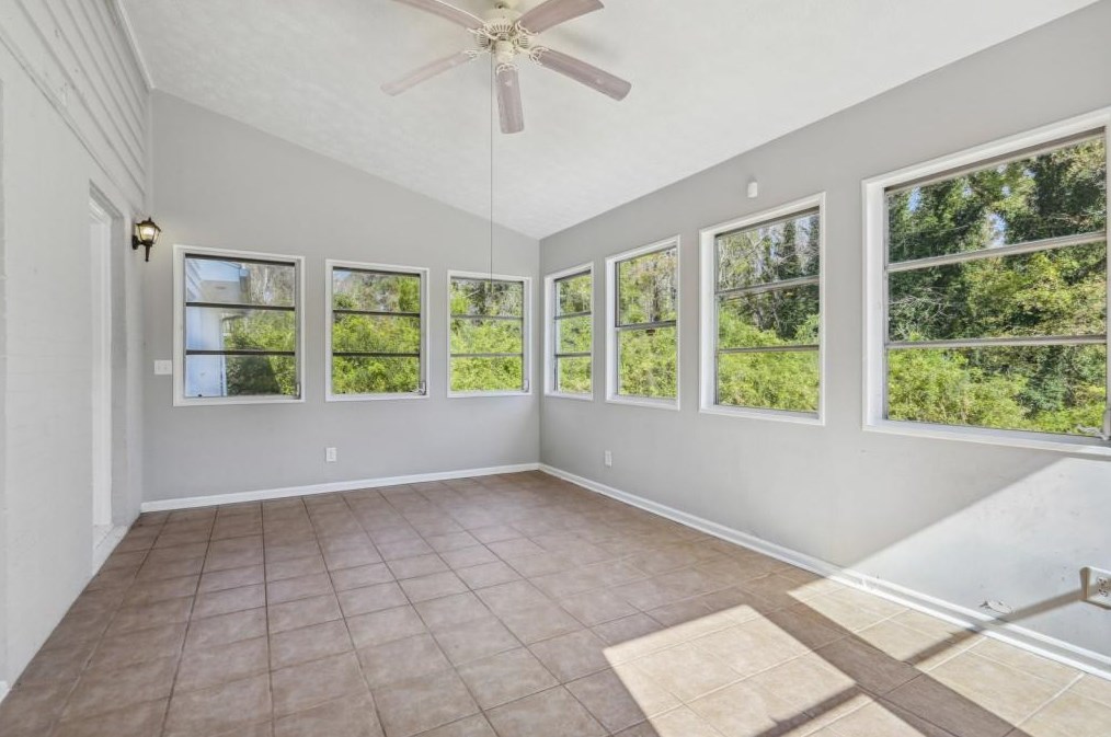 300 Plantation Rd, Smyrna GA  30082-3049 exterior