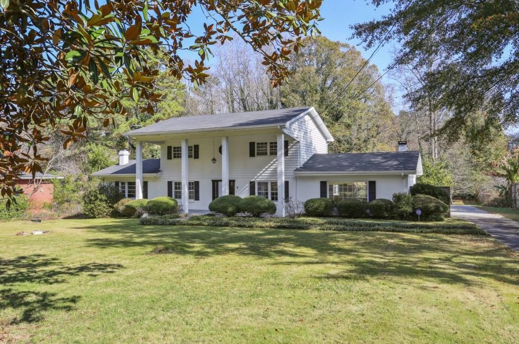 300 Plantation Rd, Smyrna GA  30082-3049 exterior