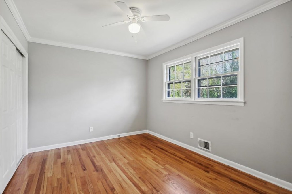 300 Plantation Rd, Smyrna GA  30082-3049 exterior