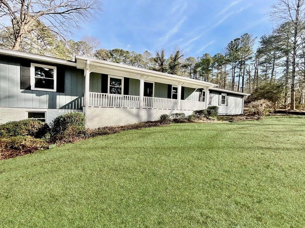 251 Hillcrest Dr, Stockbridge, GA 30281