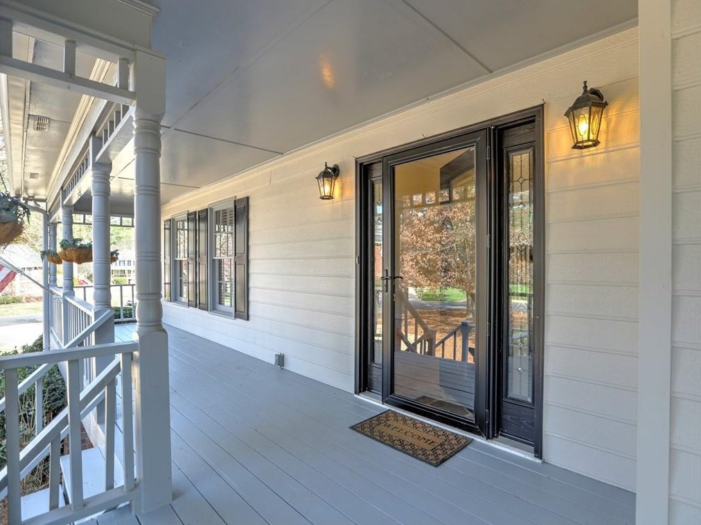 1504 Tennessee Walker Dr, Roswell, GA 30075-3152