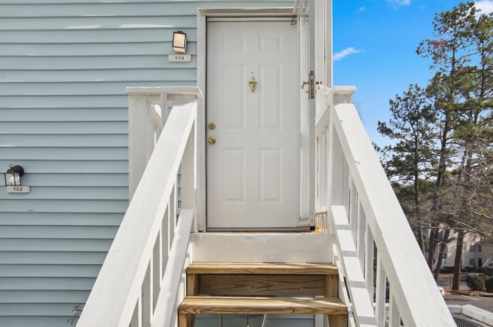 908 Glenleaf Dr, Norcross, GA 30092