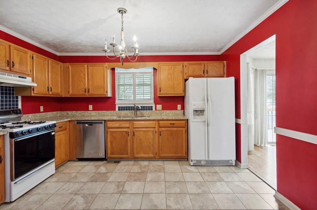 4569 Hickory Forest Dr, Acworth, GA 30102-6406