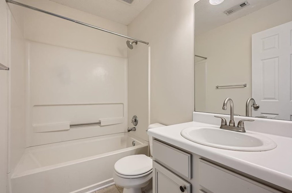 4067 Wintersweet Dr, Decatur GA  30034-5236 exterior