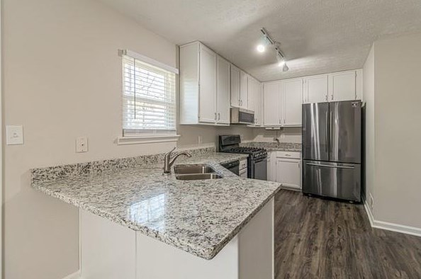 572 Emerald Pines Dr, Dallas GA  30157-8527 exterior