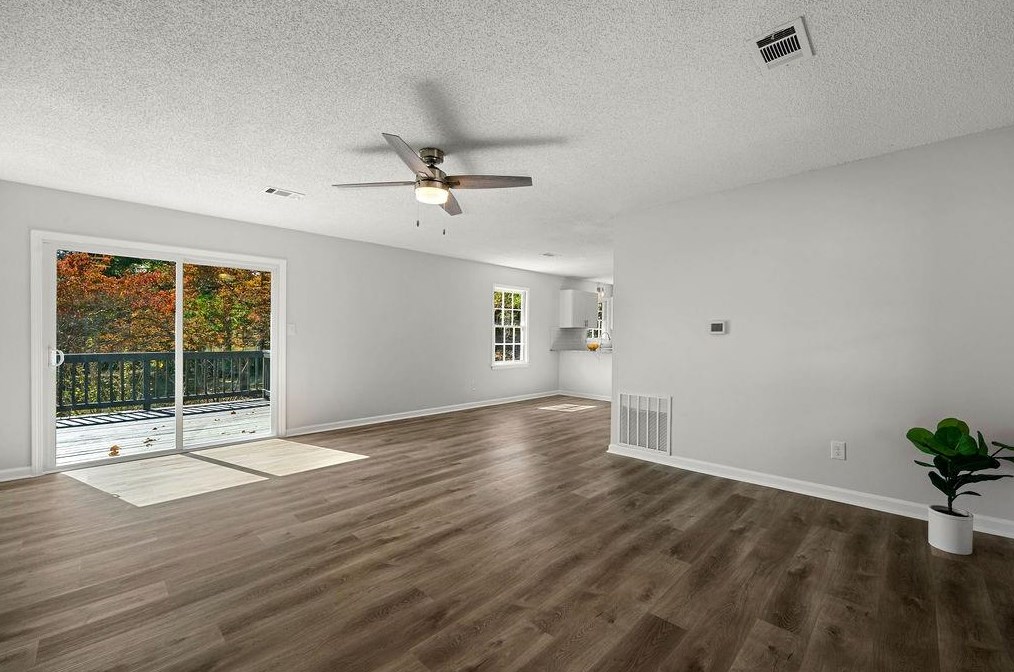 125 Gregory Ct, Dallas, GA 30157-7022