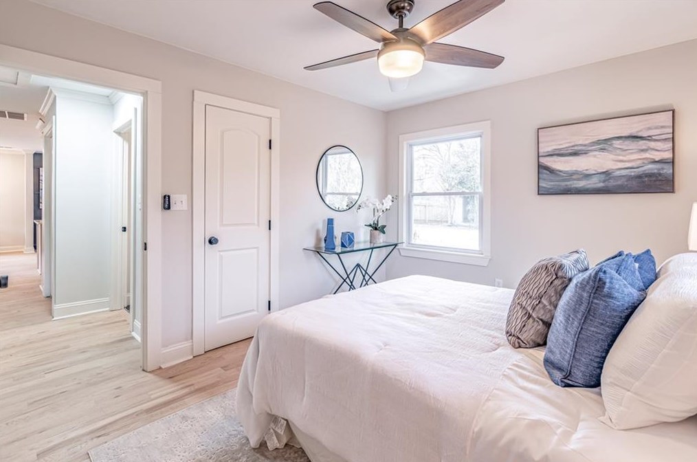 1153 Russell Dr, Decatur GA  30030-4746 exterior