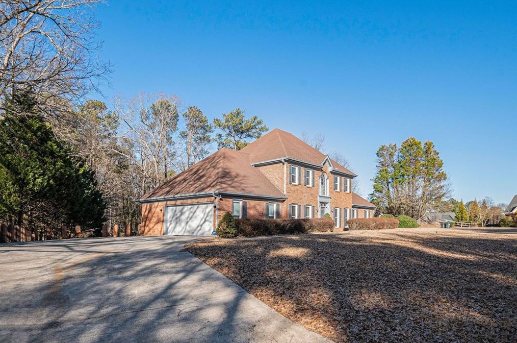 8465 Haven Wood Trail, Roswell, GA 30076