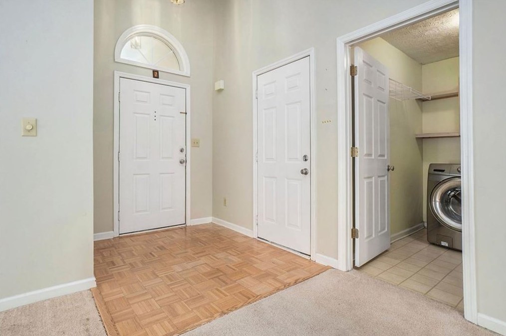 1067 Ashbury Dr, Decatur GA  30030-4171 exterior