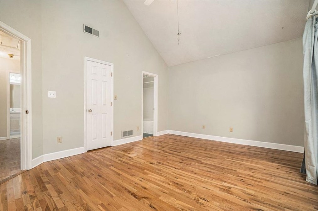 1067 Ashbury Dr, Decatur GA  30030-4171 exterior