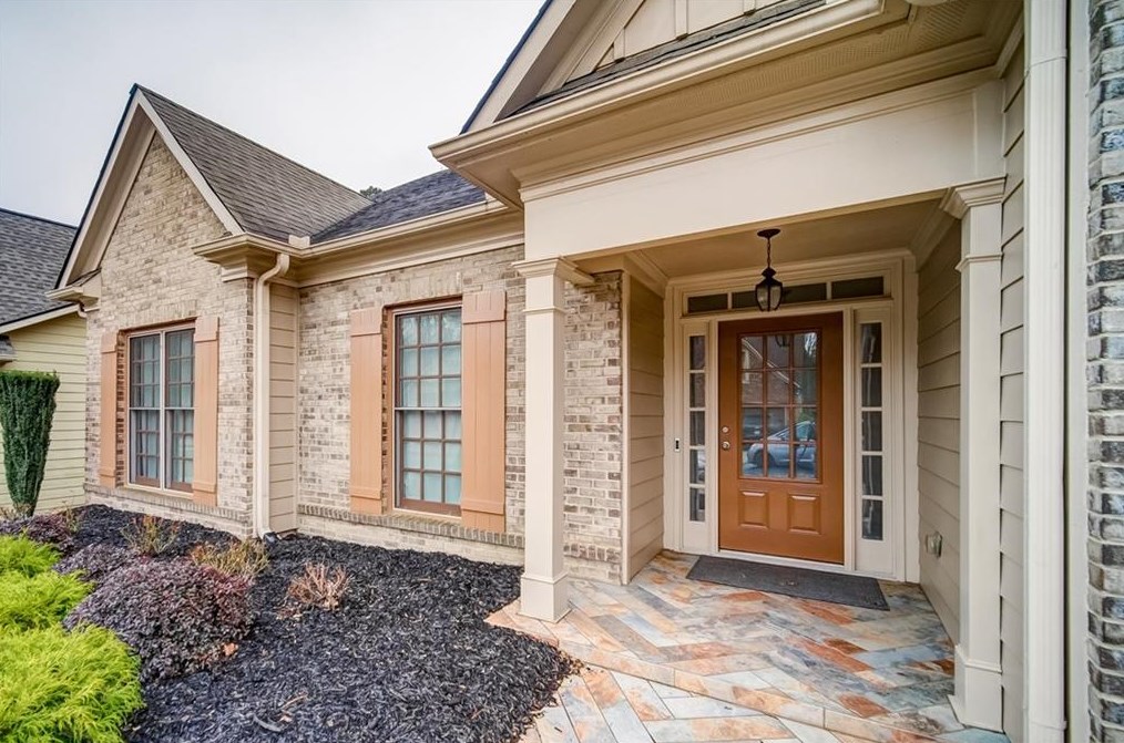 1704 Willoughby Dr, Buford, GA 30519