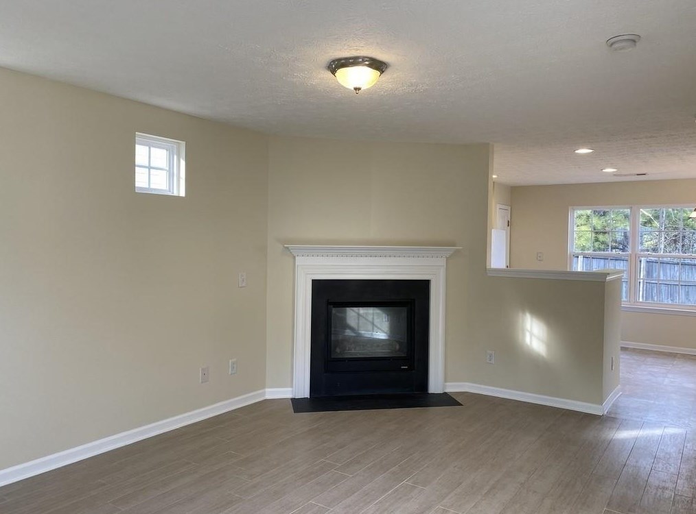 171 Oak Grove Pl, Acworth, GA 30102