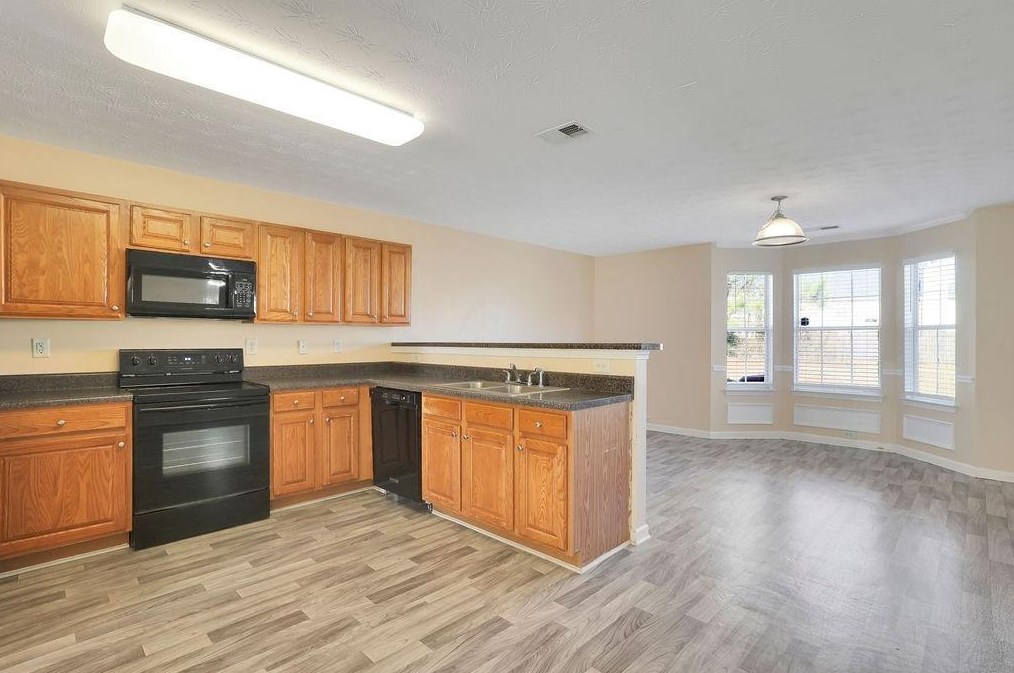 3705 Renfroe Ave, Douglasville, GA 30135-7735