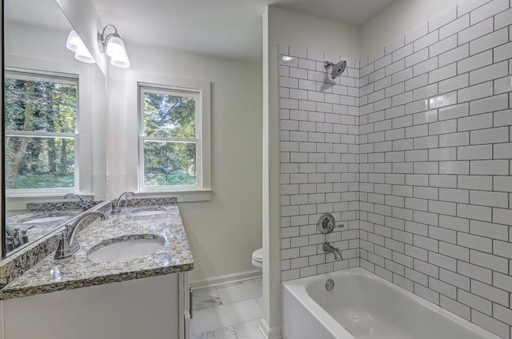 259 Whitaker Cir, Atlanta GA  30314-1623 exterior