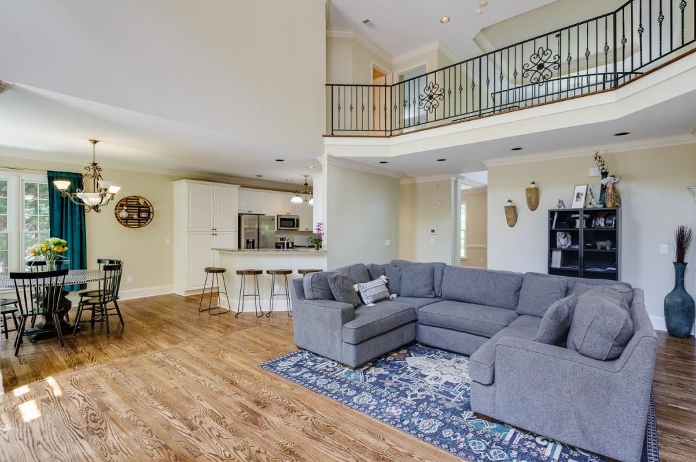 5 Wieuca Trce, Atlanta GA  30342-3856 exterior