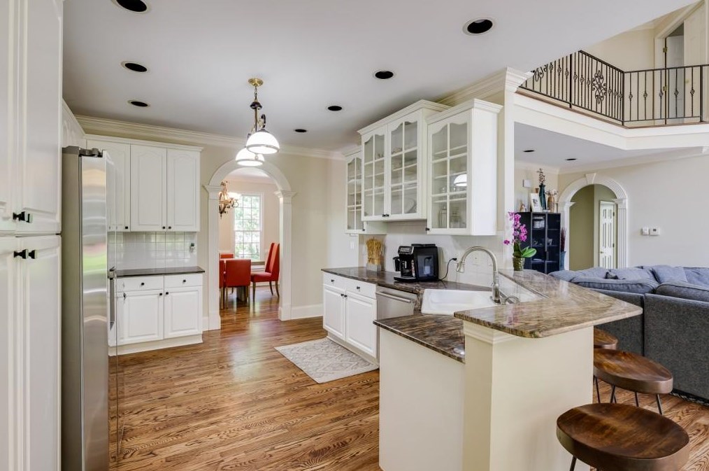 5 Wieuca Trce, Atlanta GA  30342-3856 exterior