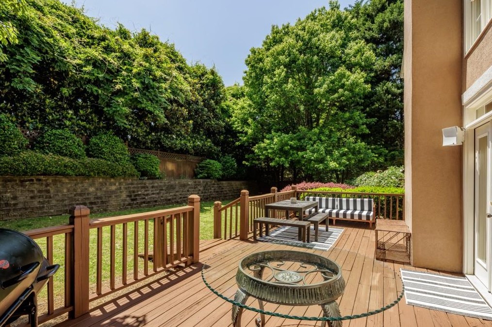 5 Wieuca Trce, Atlanta GA  30342-3856 exterior