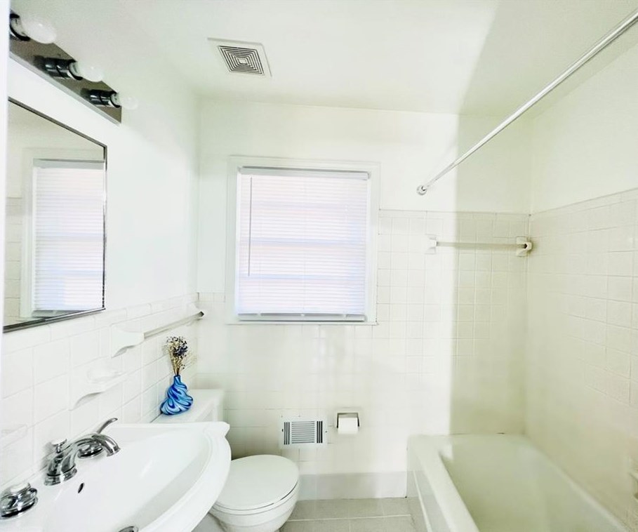 1473 Sanden Ferry Dr, Decatur GA  30033-3379 exterior