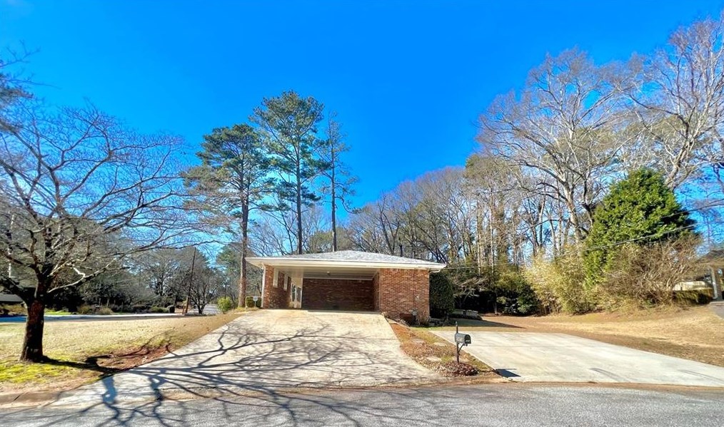 1473 Sanden Ferry Dr, Decatur GA  30033-3379 exterior