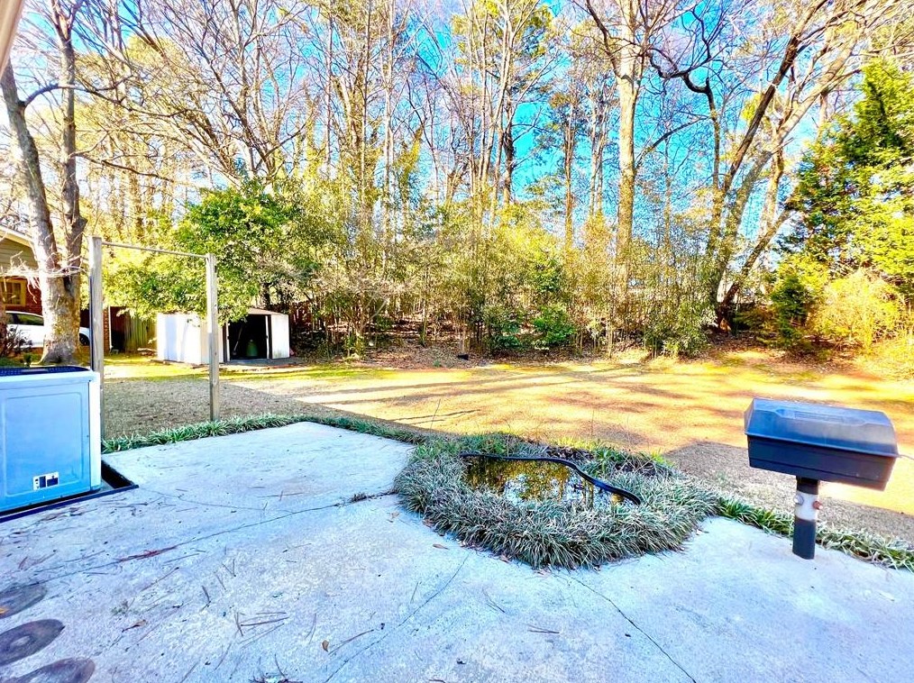 1473 Sanden Ferry Dr, Decatur GA  30033-3379 exterior