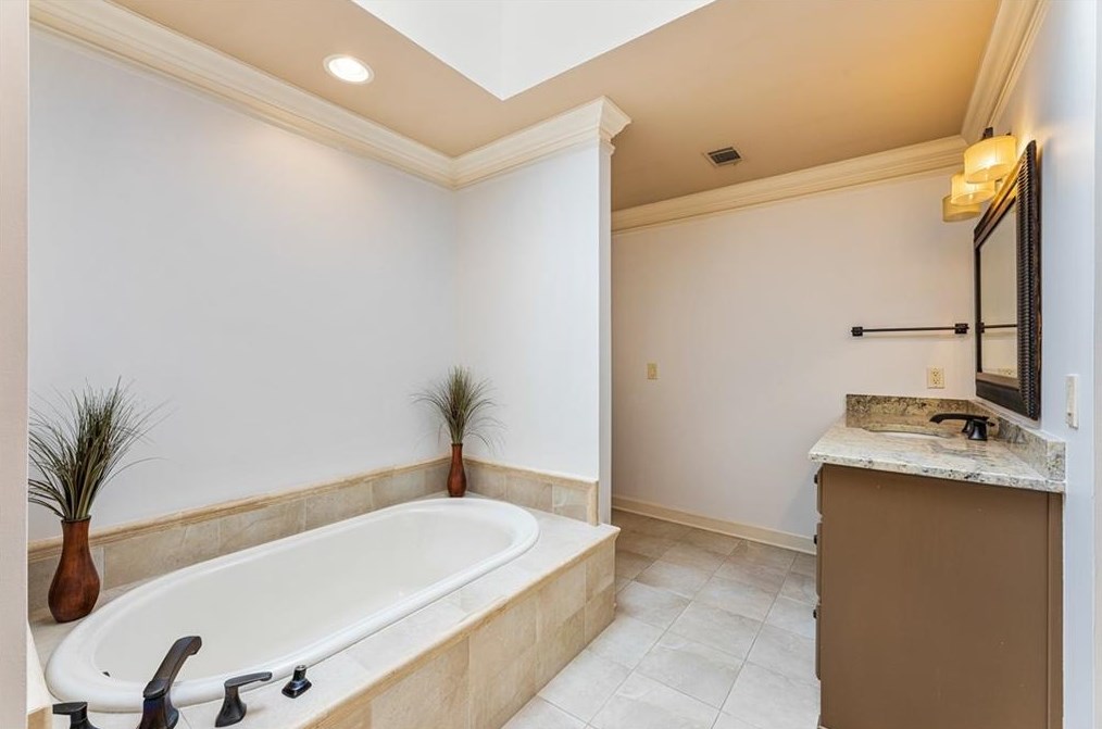 8415 Valemont Dr, Atlanta GA  30350-2847 exterior