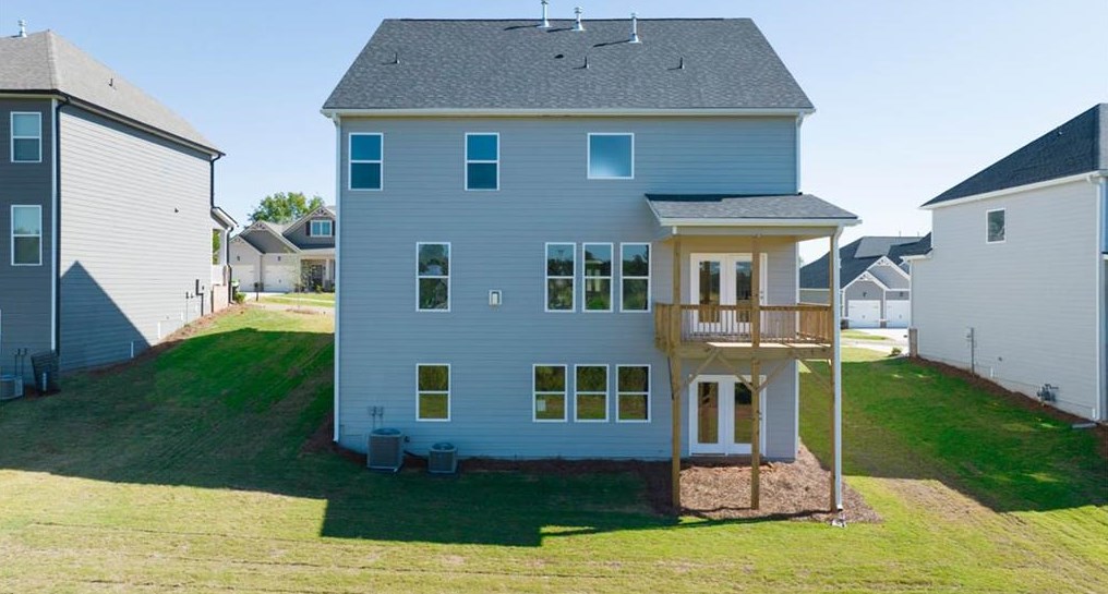 1091 Hawthorne Cir, Madison, GA 30650