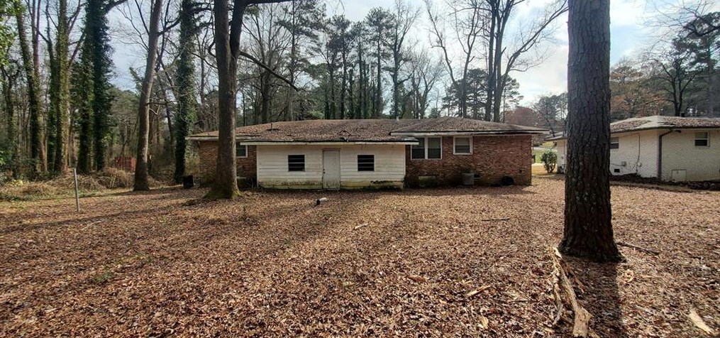 4006 Hilda Cir, Decatur GA  30035-1103 exterior