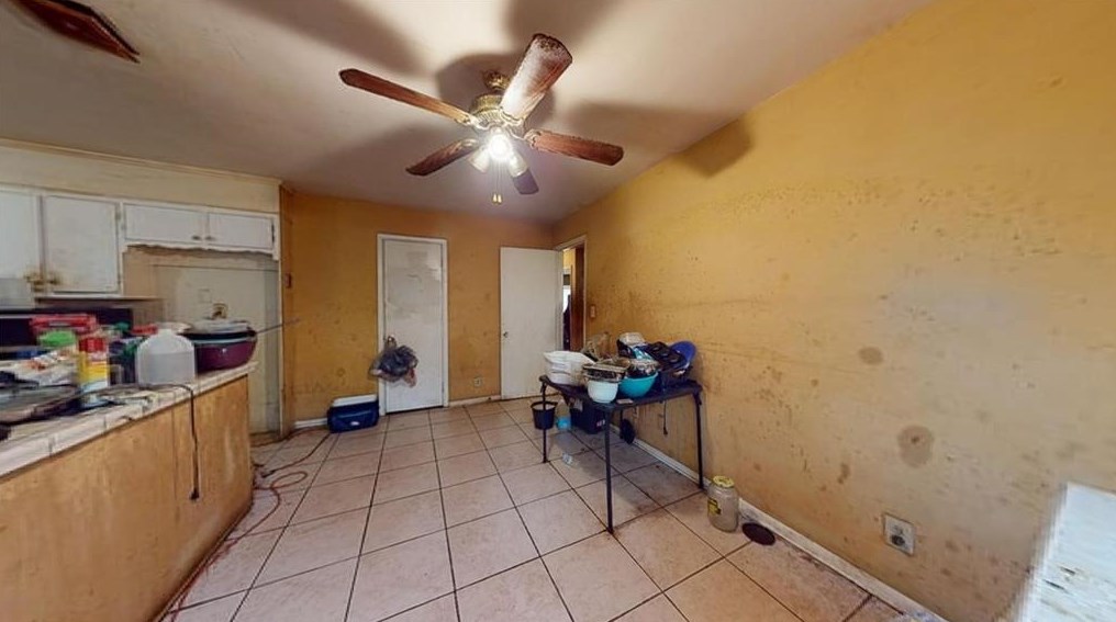 4006 Hilda Cir, Decatur GA  30035-1103 exterior