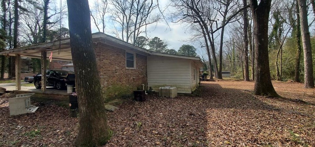 4006 Hilda Cir, Decatur GA  30035-1103 exterior