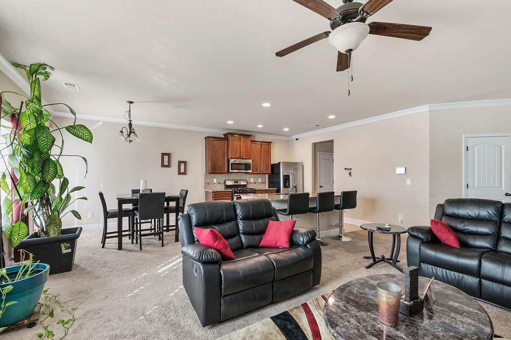 2777 Lakeview Walk, Decatur GA  30035-4061 exterior