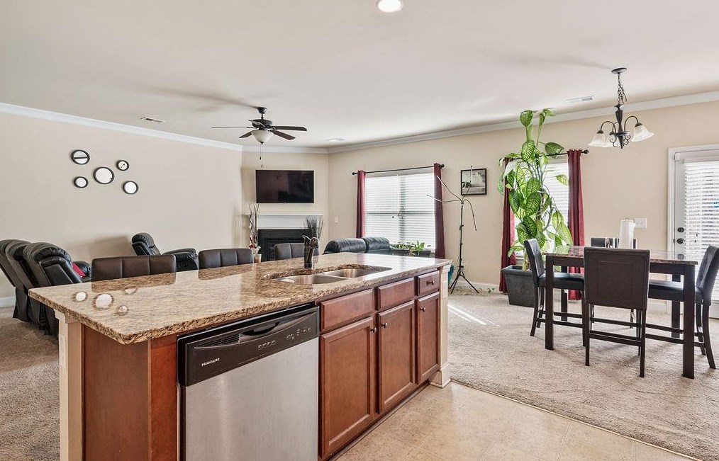 2777 Lakeview Walk, Decatur GA  30035-4061 exterior