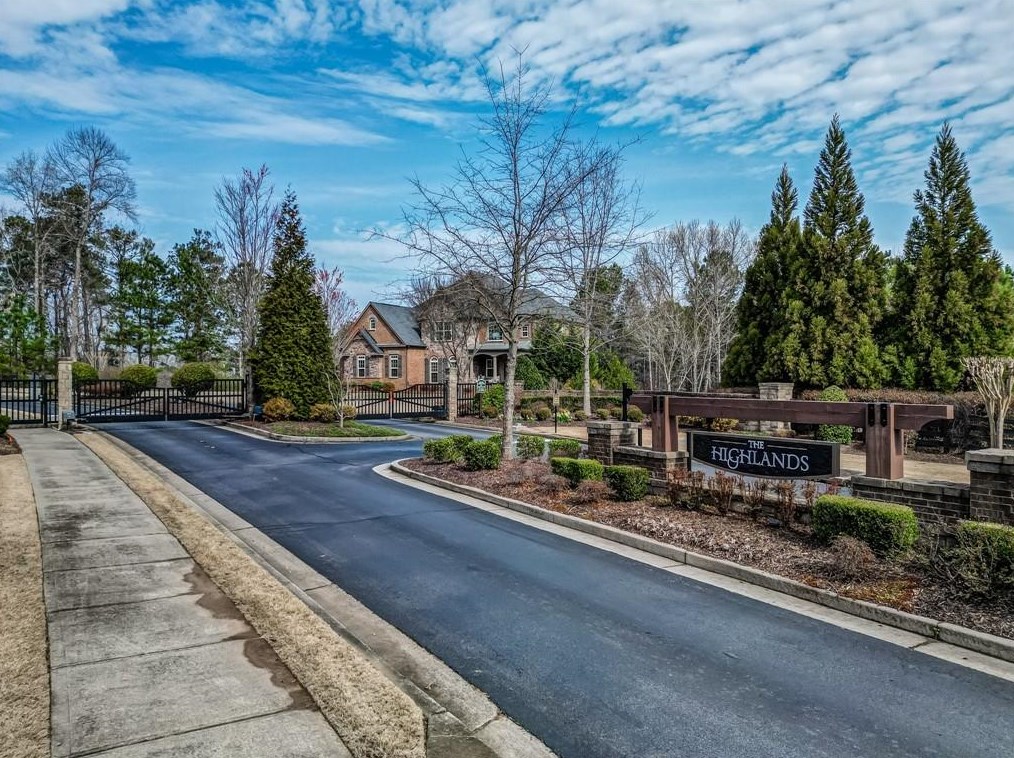 442 Timber Pl, Alpharetta GA  30004-5508 exterior