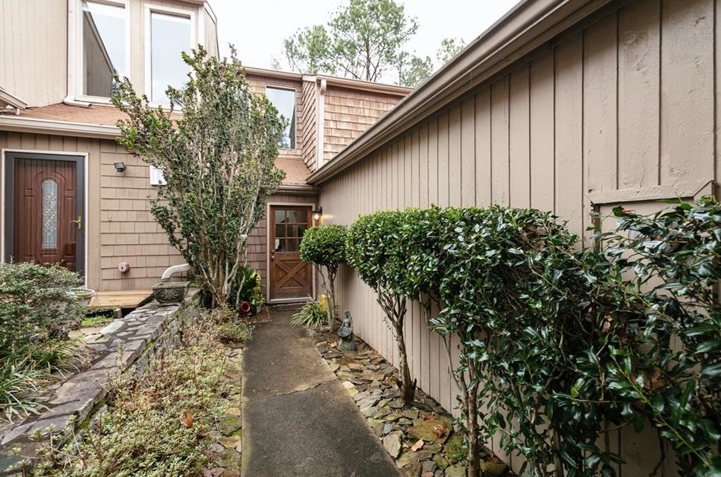 30 Colony Ridge Dr, Alpharetta, GA 30022-5410