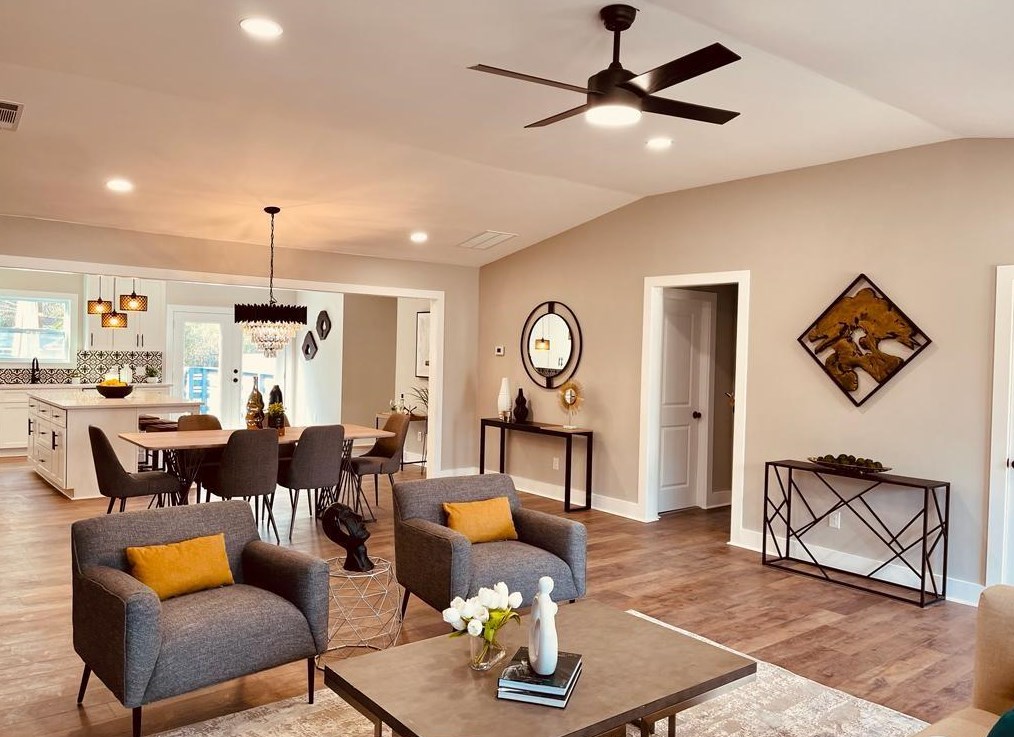 1233 Conway Rd, Decatur GA  30030-4569 exterior