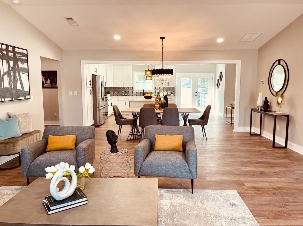 1233 Conway Rd, Decatur GA  30030-4569 exterior