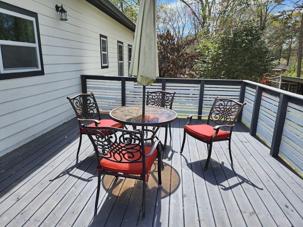 1233 Conway Rd, Decatur GA  30030-4569 exterior