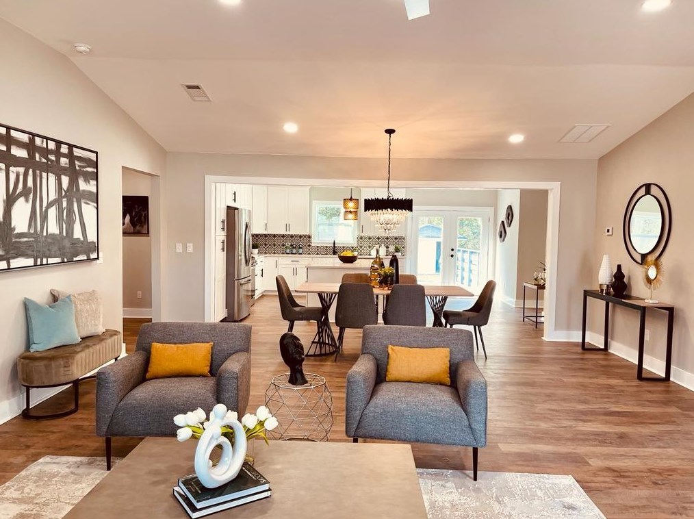 1233 Conway Rd, Decatur GA  30030-4569 exterior