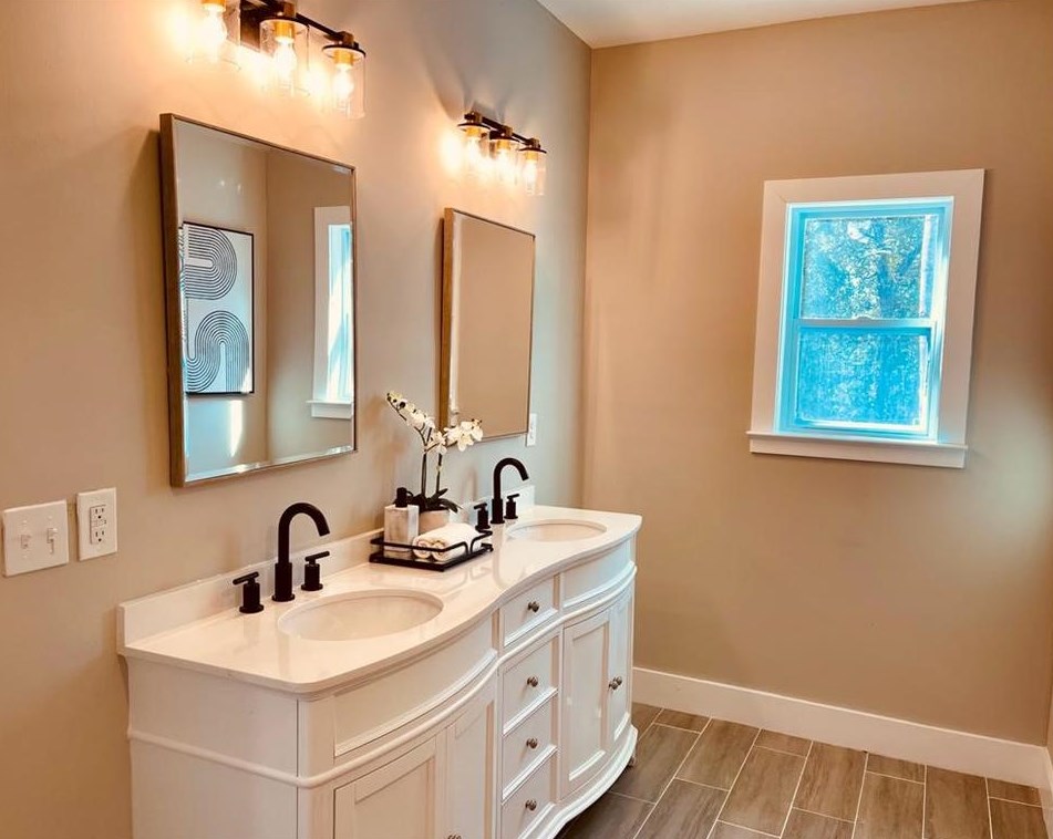 1233 Conway Rd, Decatur GA  30030-4569 exterior