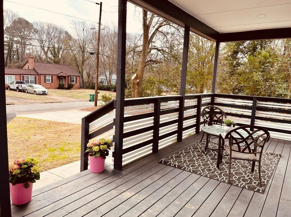 1233 Conway Rd, Decatur GA  30030-4569 exterior