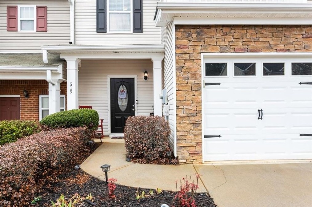 519 Oakside Pl, Acworth, GA 30102