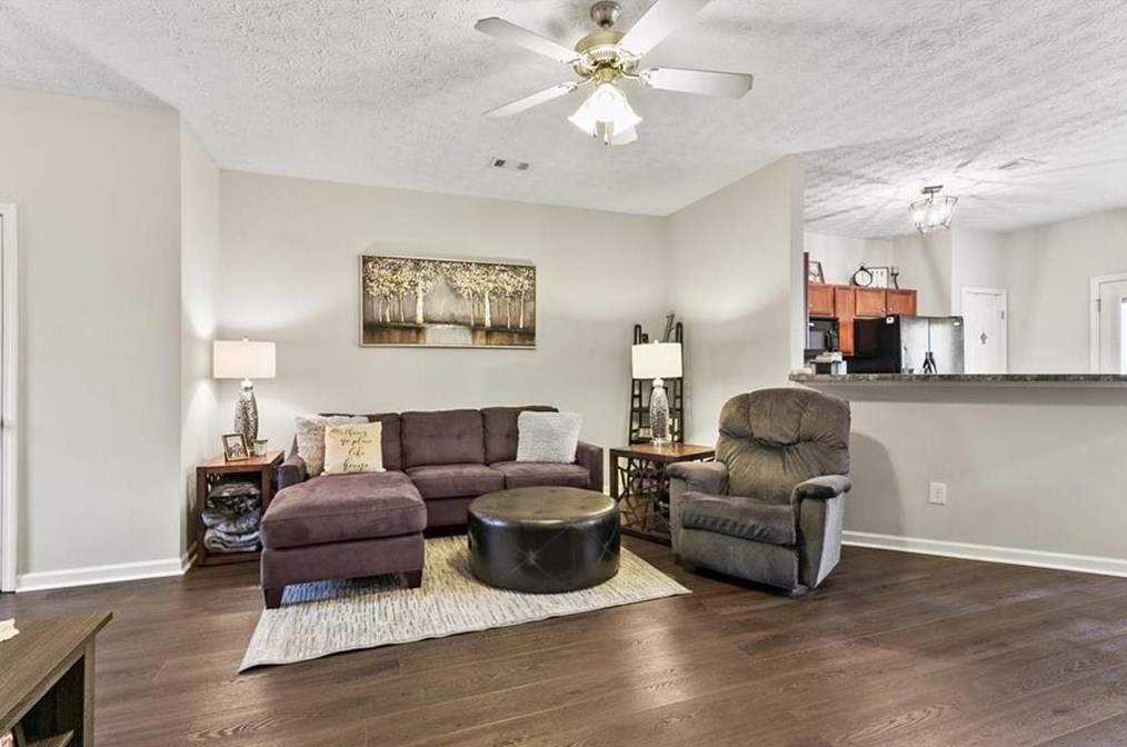 519 Oakside Pl, Acworth GA  30102-8812 exterior