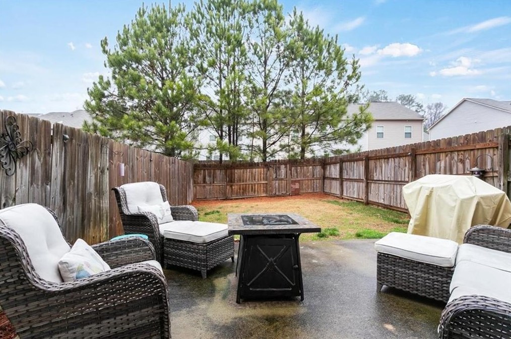 519 Oakside Pl, Acworth GA  30102-8812 exterior