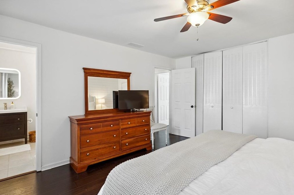 3 Walnut Hill Pl, Atlanta GA  30318-1514 exterior