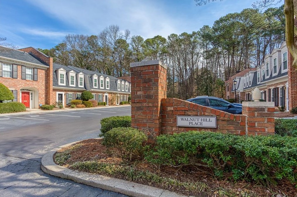 3 Walnut Hill Pl, Atlanta GA  30318-1514 exterior