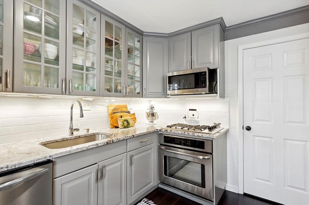 3 Walnut Hill Pl, Atlanta GA  30318-1514 exterior